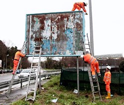 cartelloni abusivi rimozione