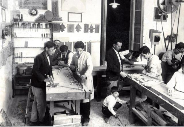 76684_119862434837021_1264930069_n