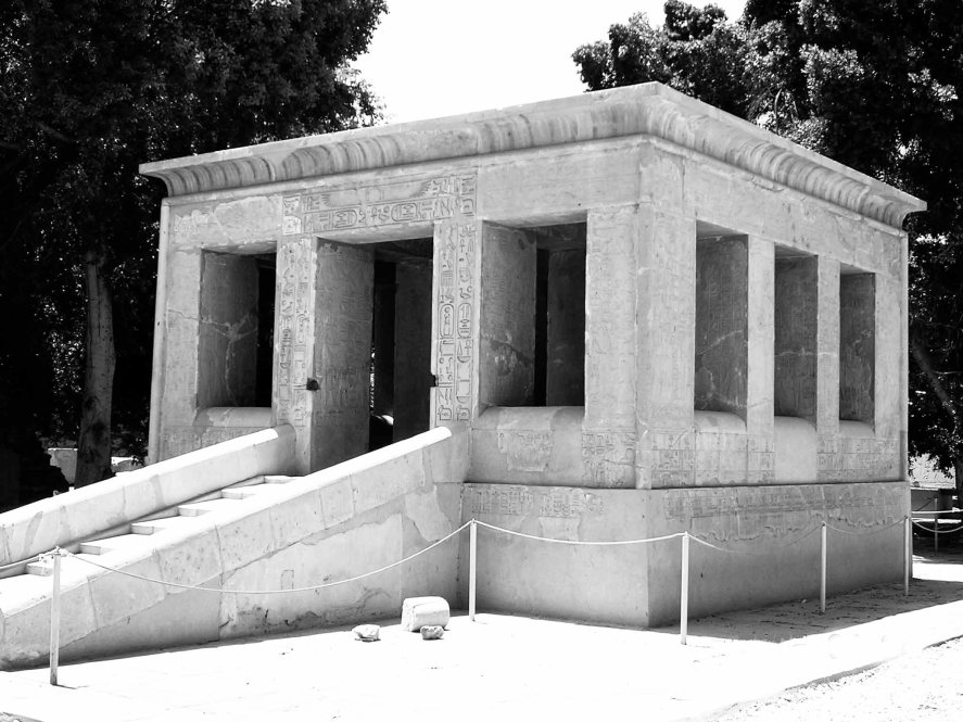 40.I._Szenuszert_híres_Chapelle_blance-a