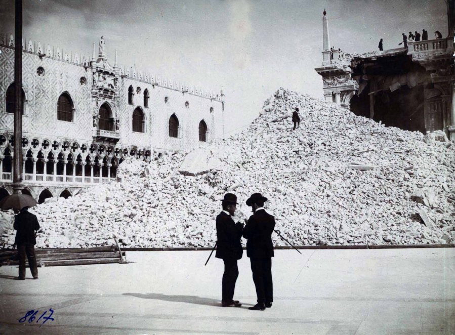 Ruins_of_St_Mark's_Campanile