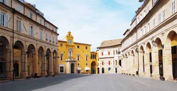 Fermo-Piazza-600x309